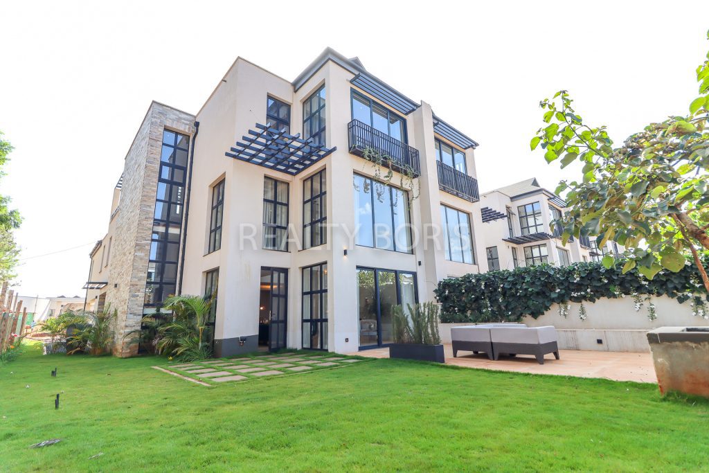MODERN  4 BEDRM TOWNHOUSE IN RUNDA