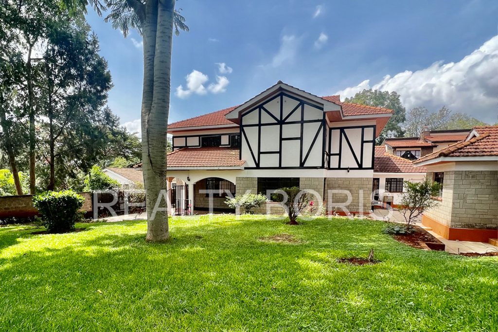 EXQUISITE 5 BEDROOM TO LET IN RUNDA