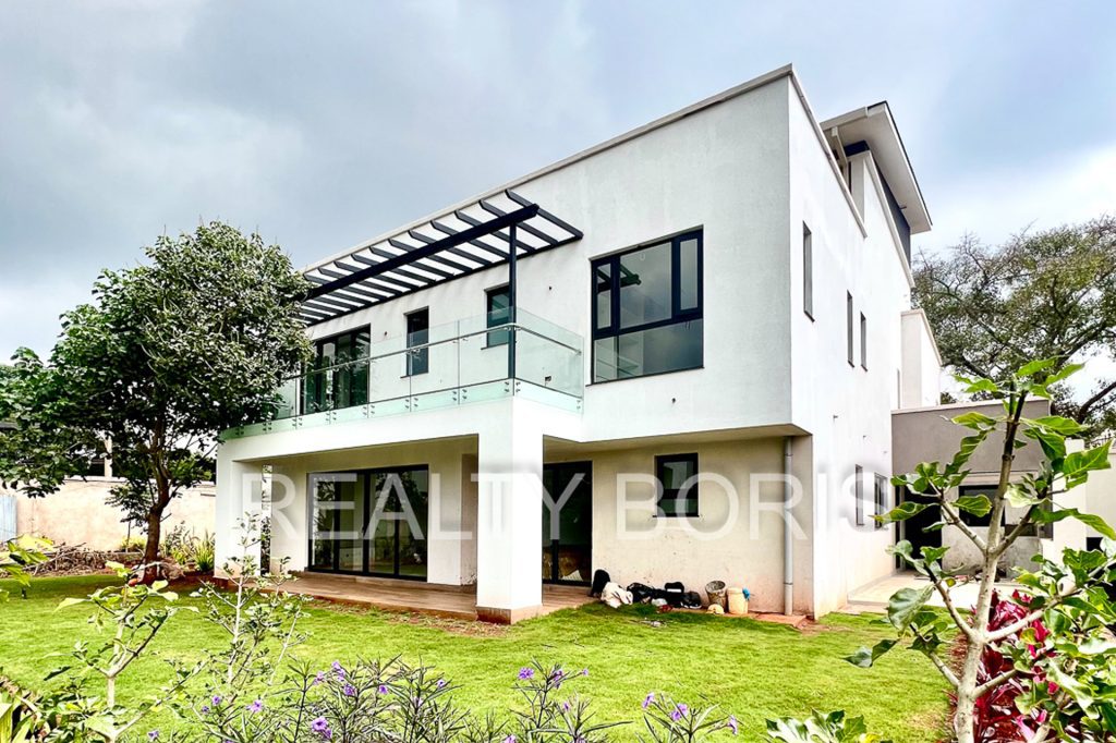 LUXURIOUS 5 BEDROOM TOWNHOUSE IN KITISURU