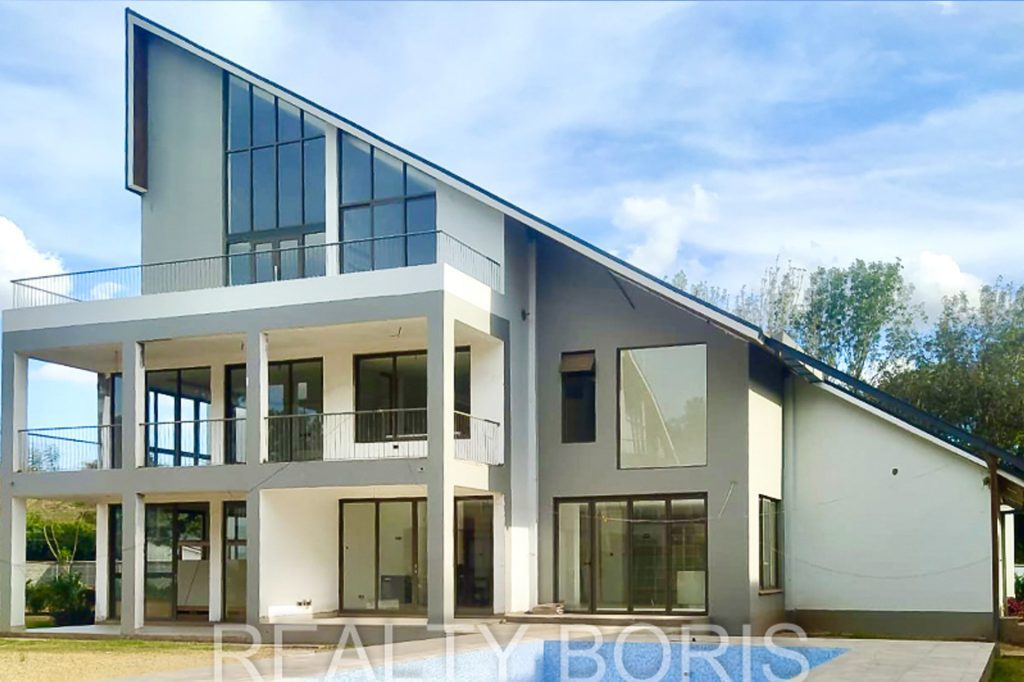 EXQUISITE 6 BEDROOM TOWNHOUSE IN KAREN