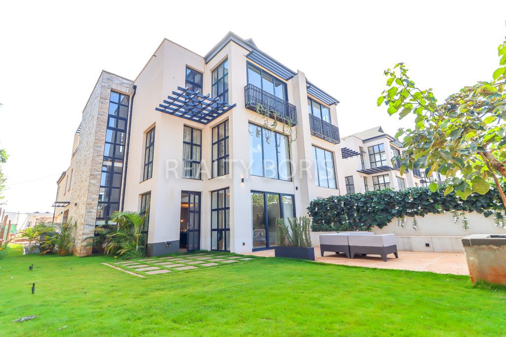 LUXURIOUS 4 BEDROOM IN RUNDA