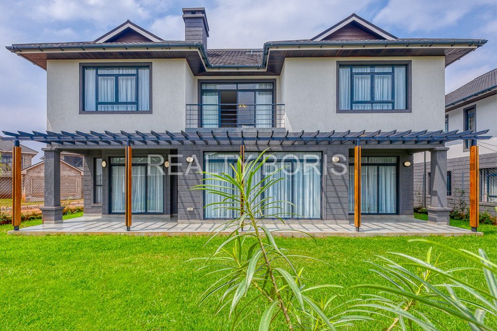 LUXURIOUS 5 BEDROOM TOWNHOUSE IN RUNDA