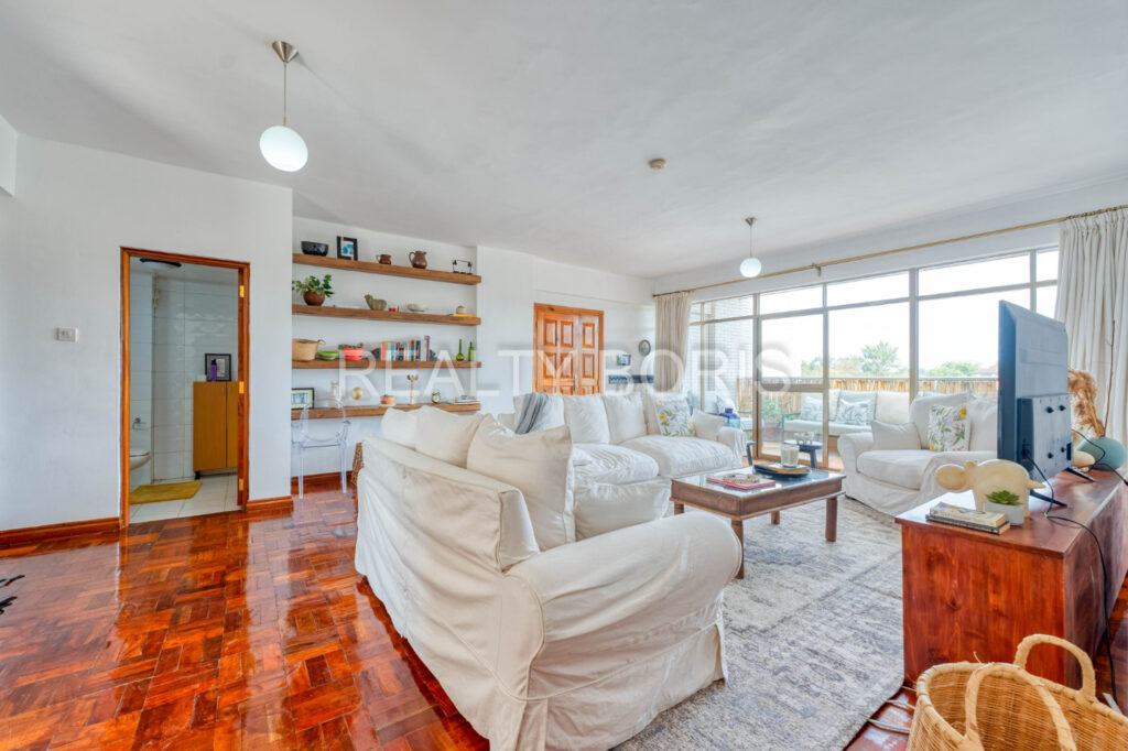 LUXURIOUS 2 BEDROOM IN LAVINGTON