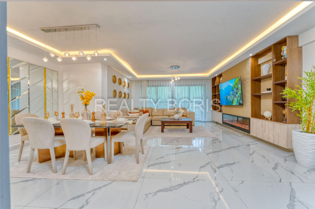 LUXURIOUS 4 BEDROOM IN PARKLANDS