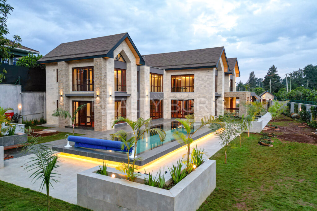 LUXURIOUS 4 BEDROOM VILLA IN RUNDA