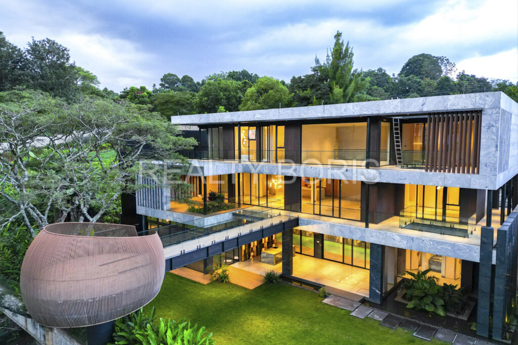 LUXURIOUS 5 BEDROOM VILLA IN KITISURU