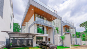 Standalone Houses vs Apartments 2026