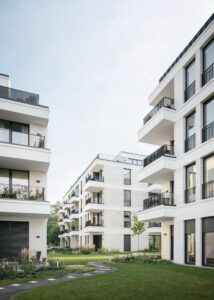 Standalone Houses vs Apartments 2026
